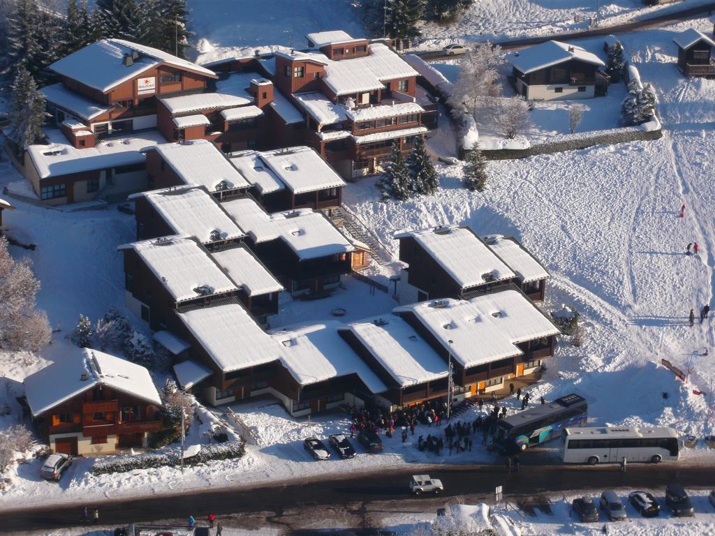 Village De Vacances Les Flocons Verts Les Carroz d'Araches Exterior photo
